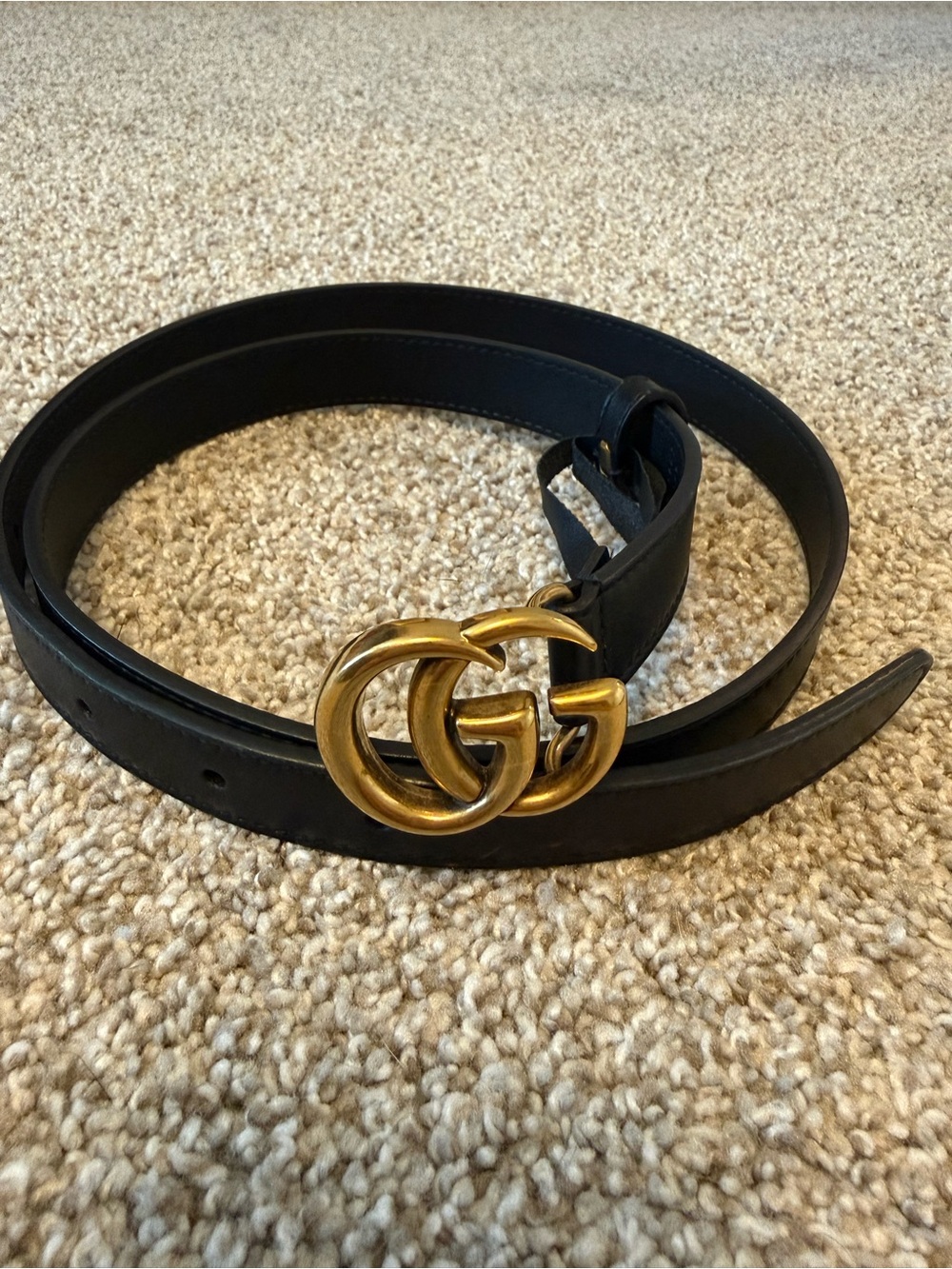 Gucci GG Marmont Thin Belt - black leather belt with gold hardware